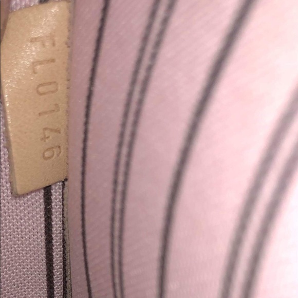 Louis Vuitton Monogram pouch MM size - Picture 8 of 8